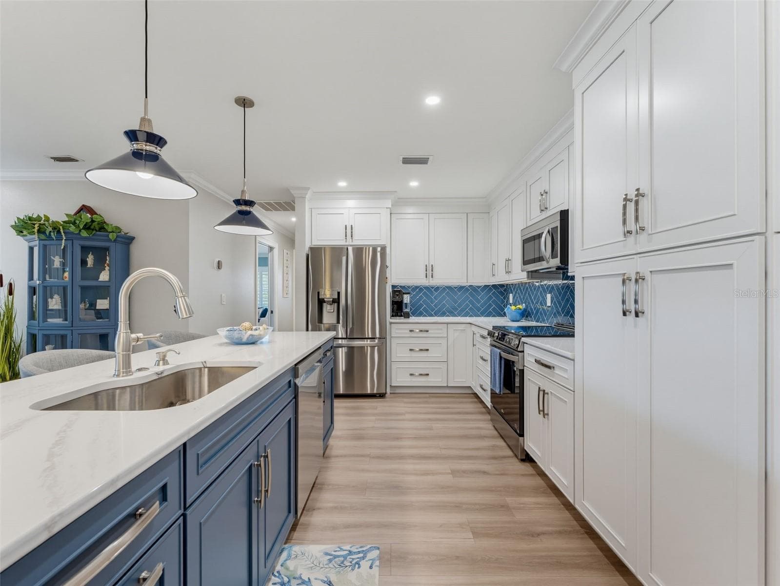Floor to ceiling pantry - 1372 CARLISLE CT, DUNEDIN