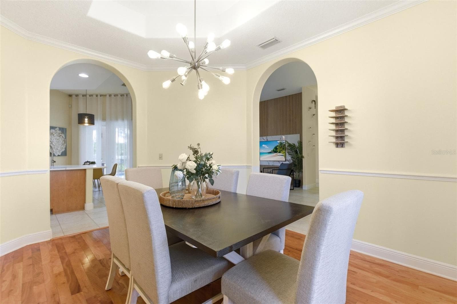 Single Family Residence at 1064 CEASARS CT, MOUNT DORA, photo 10 of 40