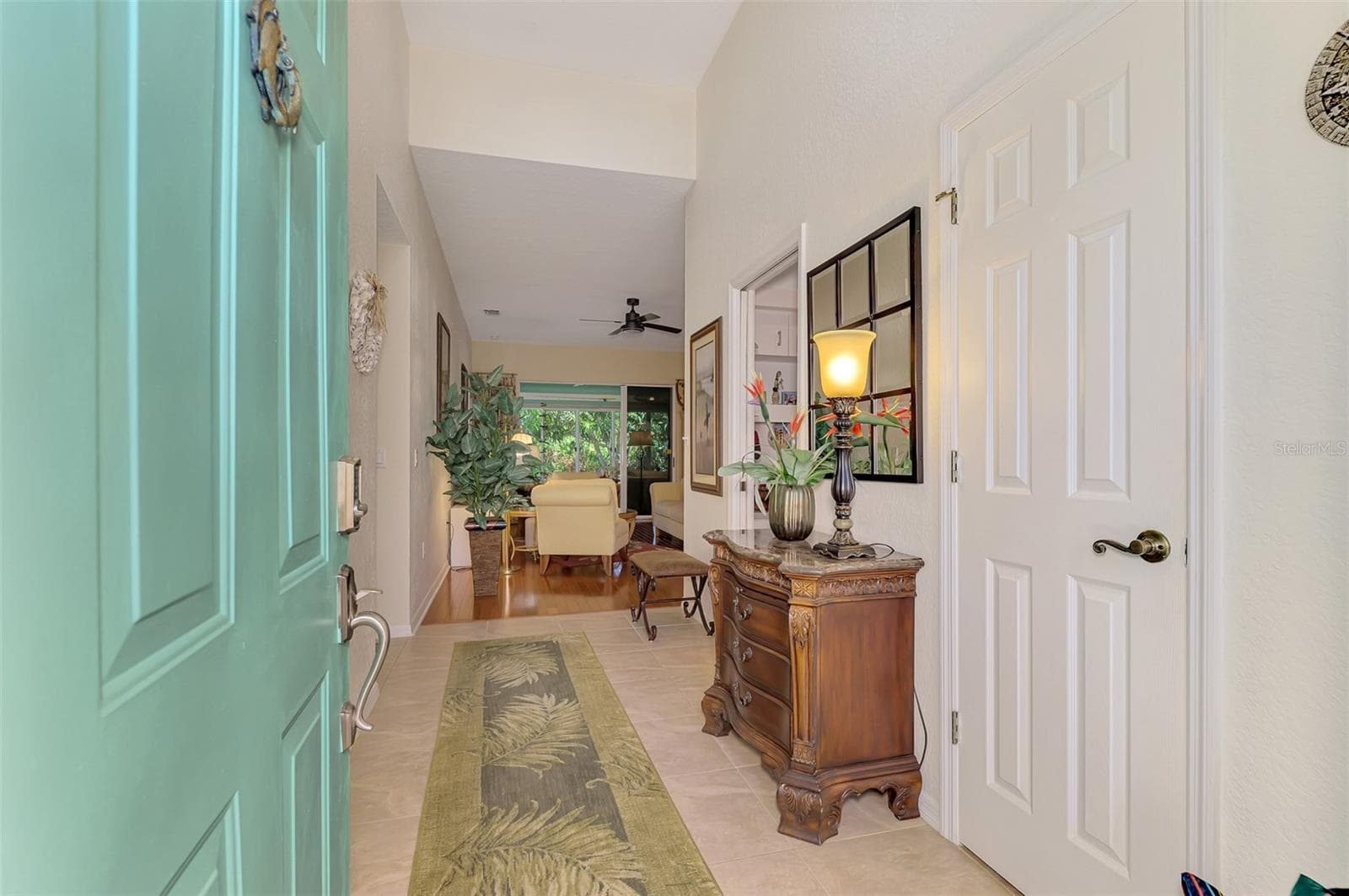 Foyer - 8252 PARKSIDE DR, ENGLEWOOD
