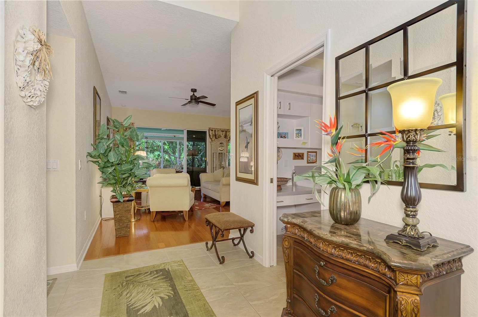 Foyer - 8252 PARKSIDE DR, ENGLEWOOD