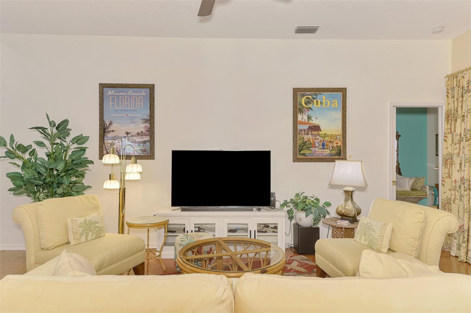 Clean and Crisp - 8252 PARKSIDE DR, ENGLEWOOD