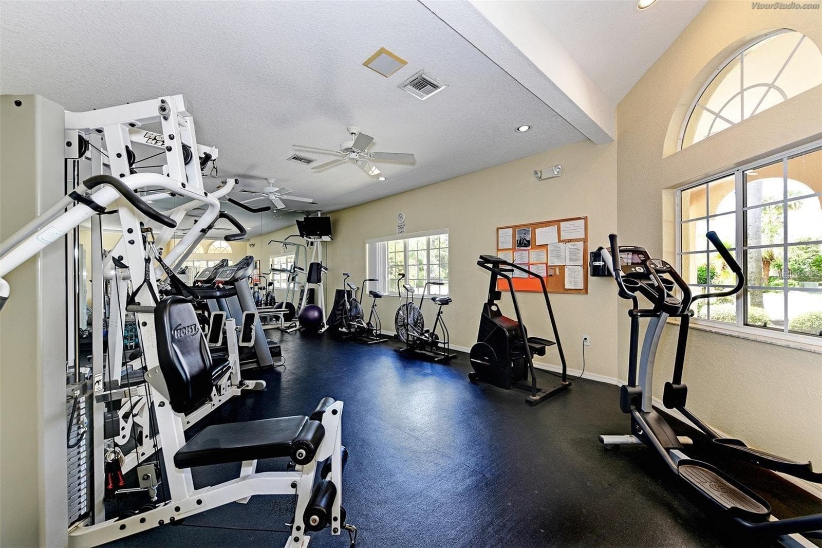 Weight Room - 8252 PARKSIDE DR, ENGLEWOOD