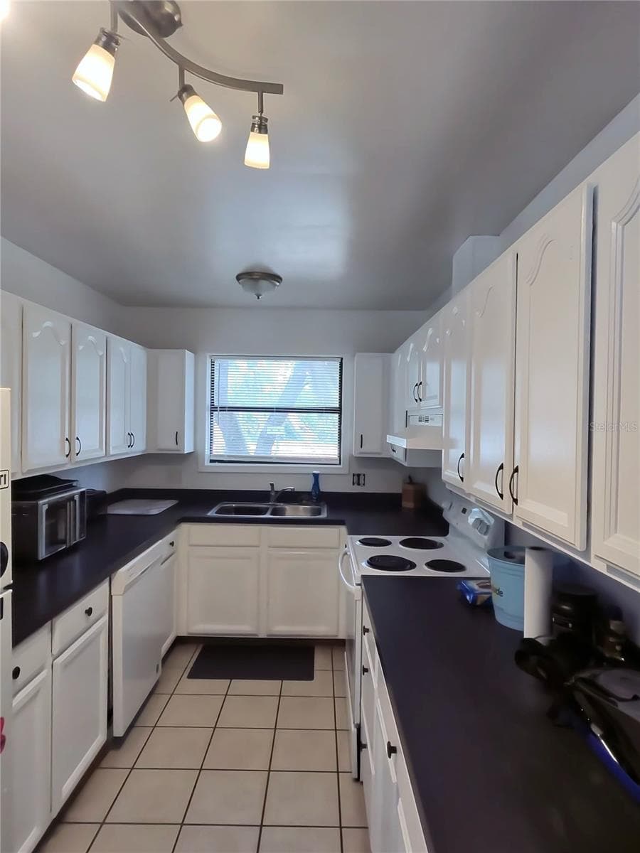 Single Family Residence at 2831 ASCOT LN, DELTONA, photo 12 of 25