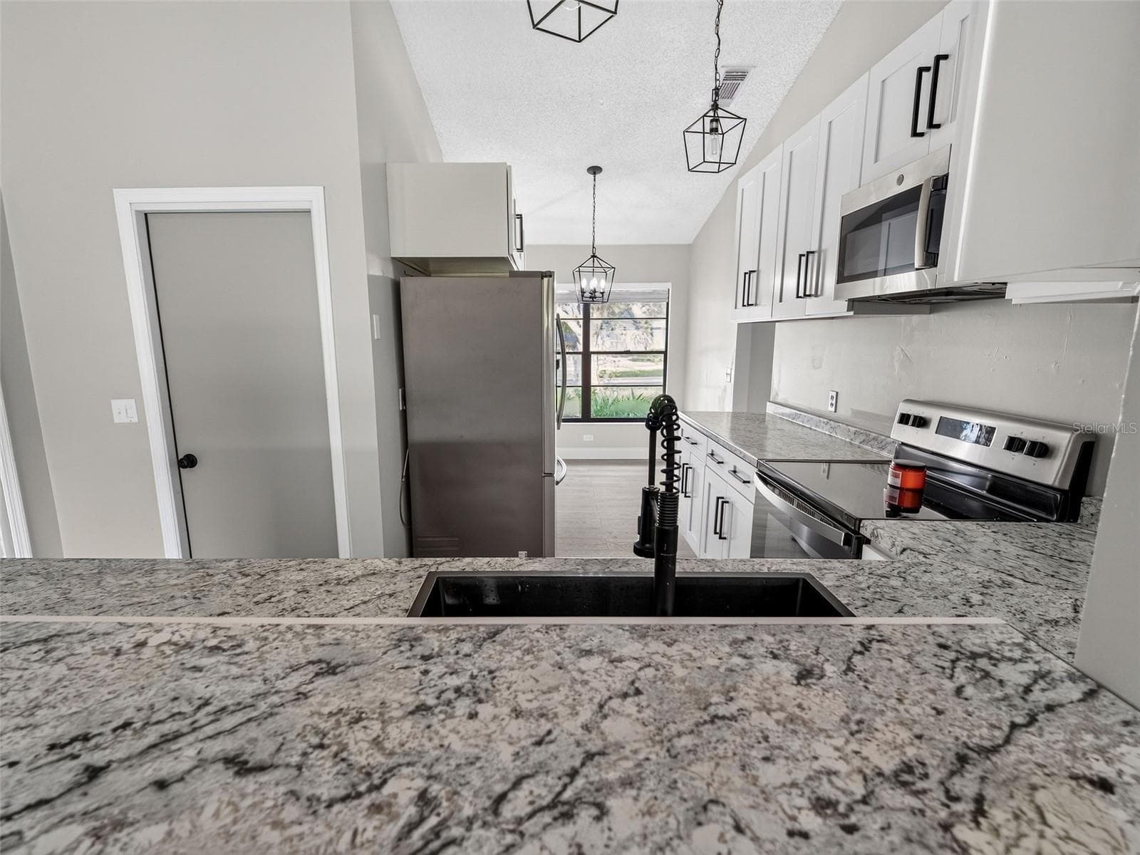 Single Family Residence at 10428 TARA DR, RIVERVIEW, photo 15 of 43