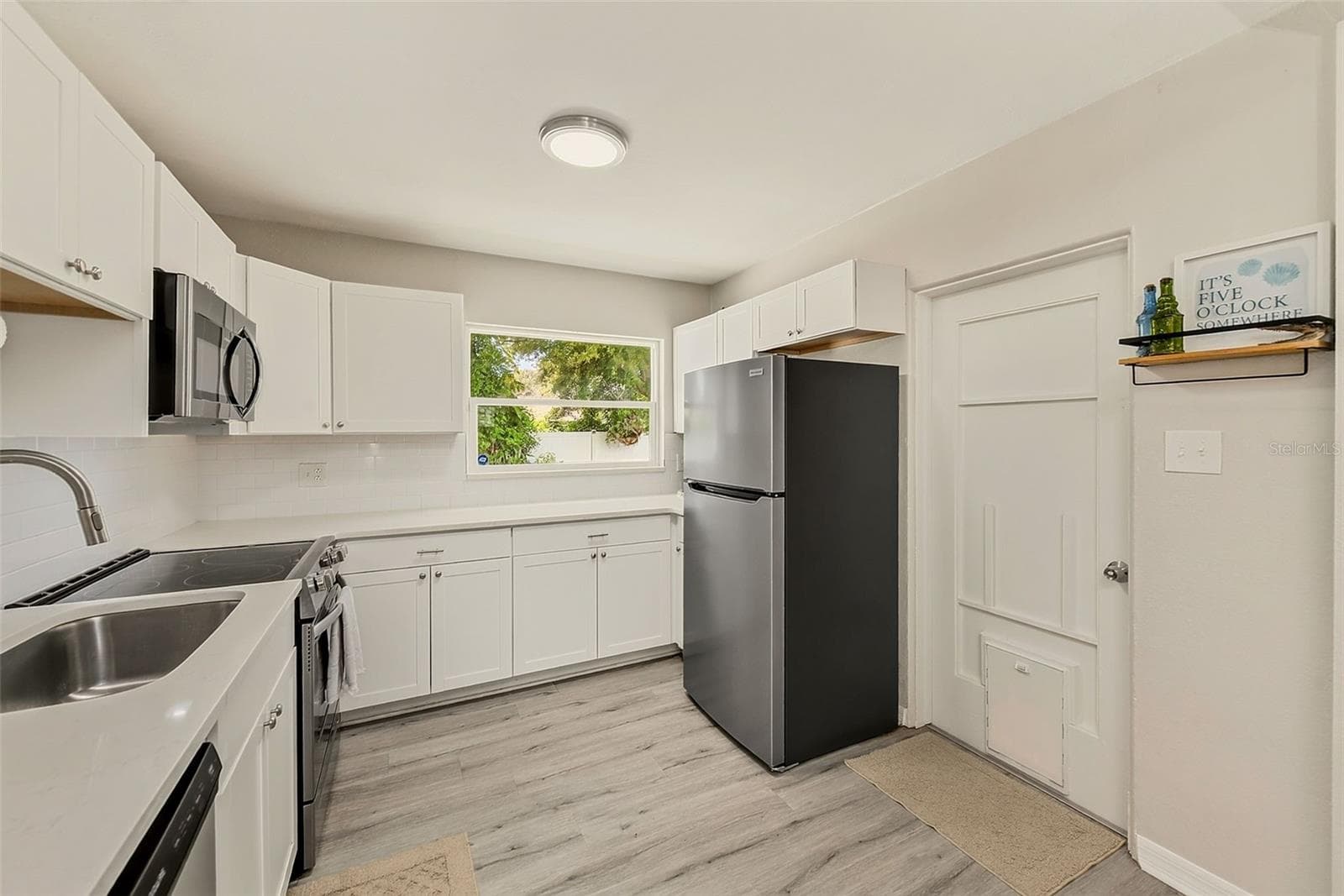 Single Family Residence at 10664 STARKEY RD, SEMINOLE, photo 7 of 37