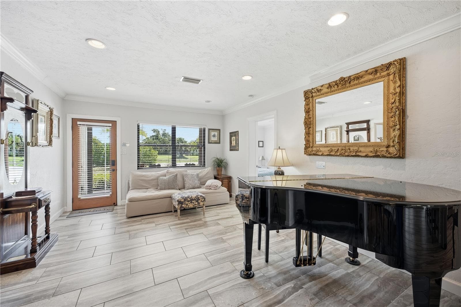 Single Family Residence at 4925 REMINGTON DR, SARASOTA, photo 9 of 38