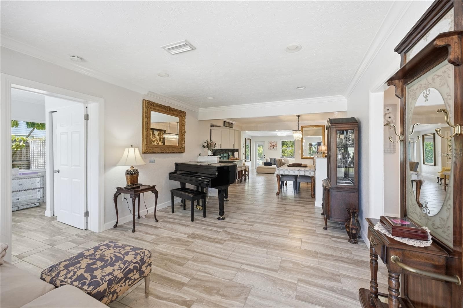 Single Family Residence at 4925 REMINGTON DR, SARASOTA, photo 8 of 38