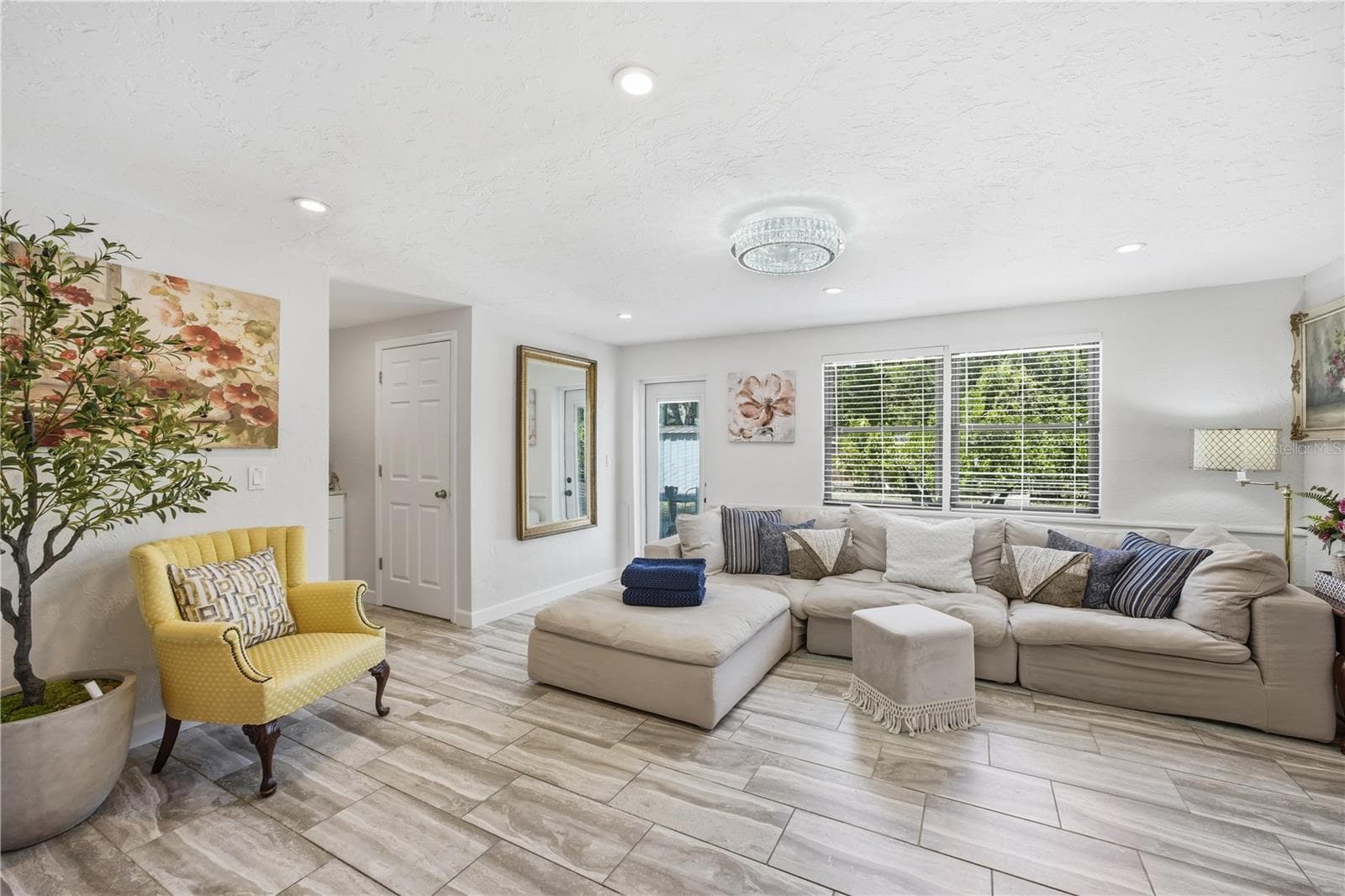 Single Family Residence at 4925 REMINGTON DR, SARASOTA, photo 13 of 38