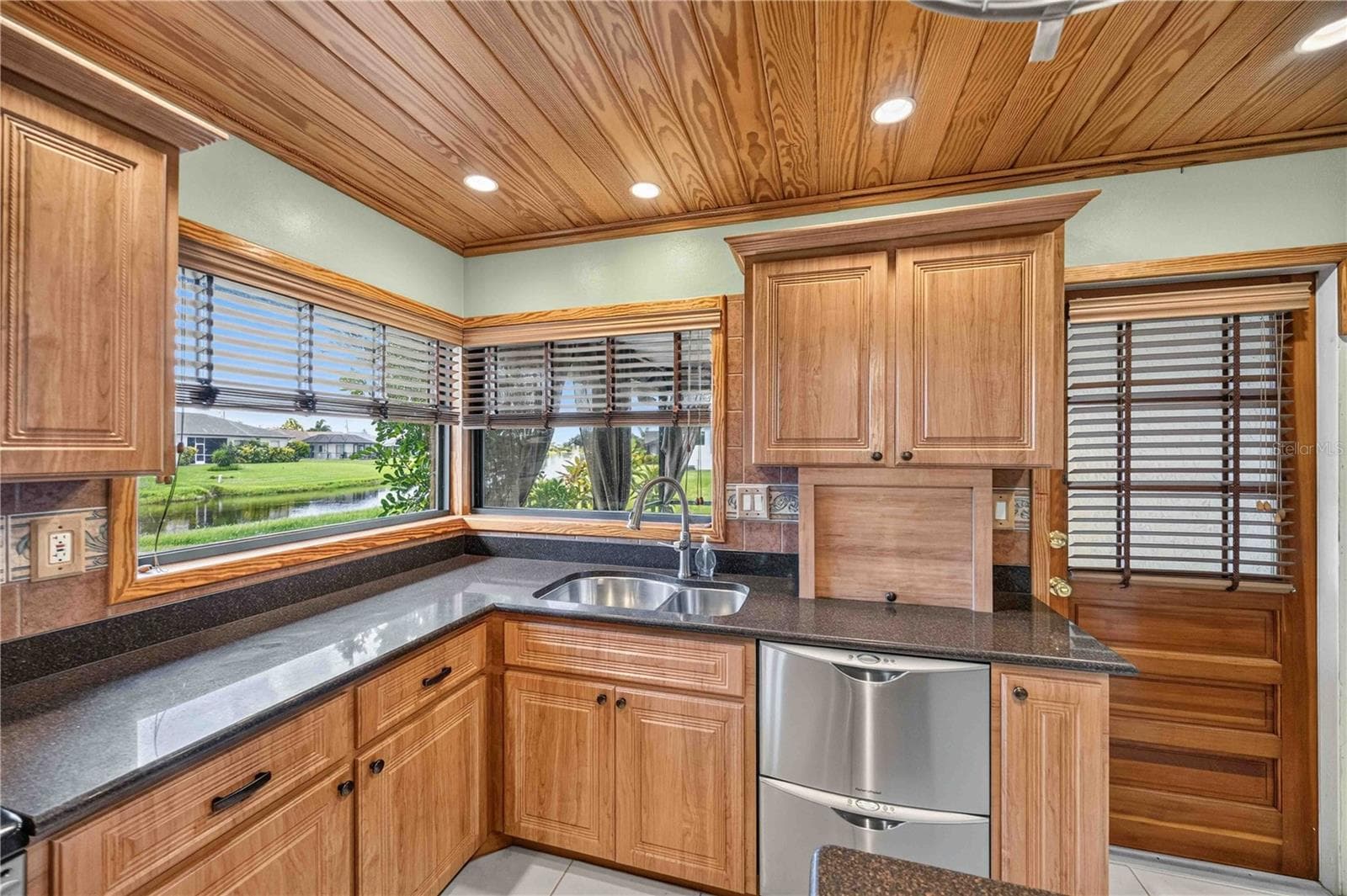 Single Family Residence at 166 MARK TWAIN LN, ROTONDA WEST, photo 18 of 62