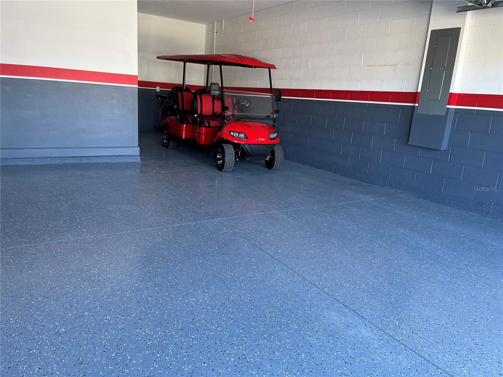Garage - 908 BRAEWOOD DR, CLERMONT