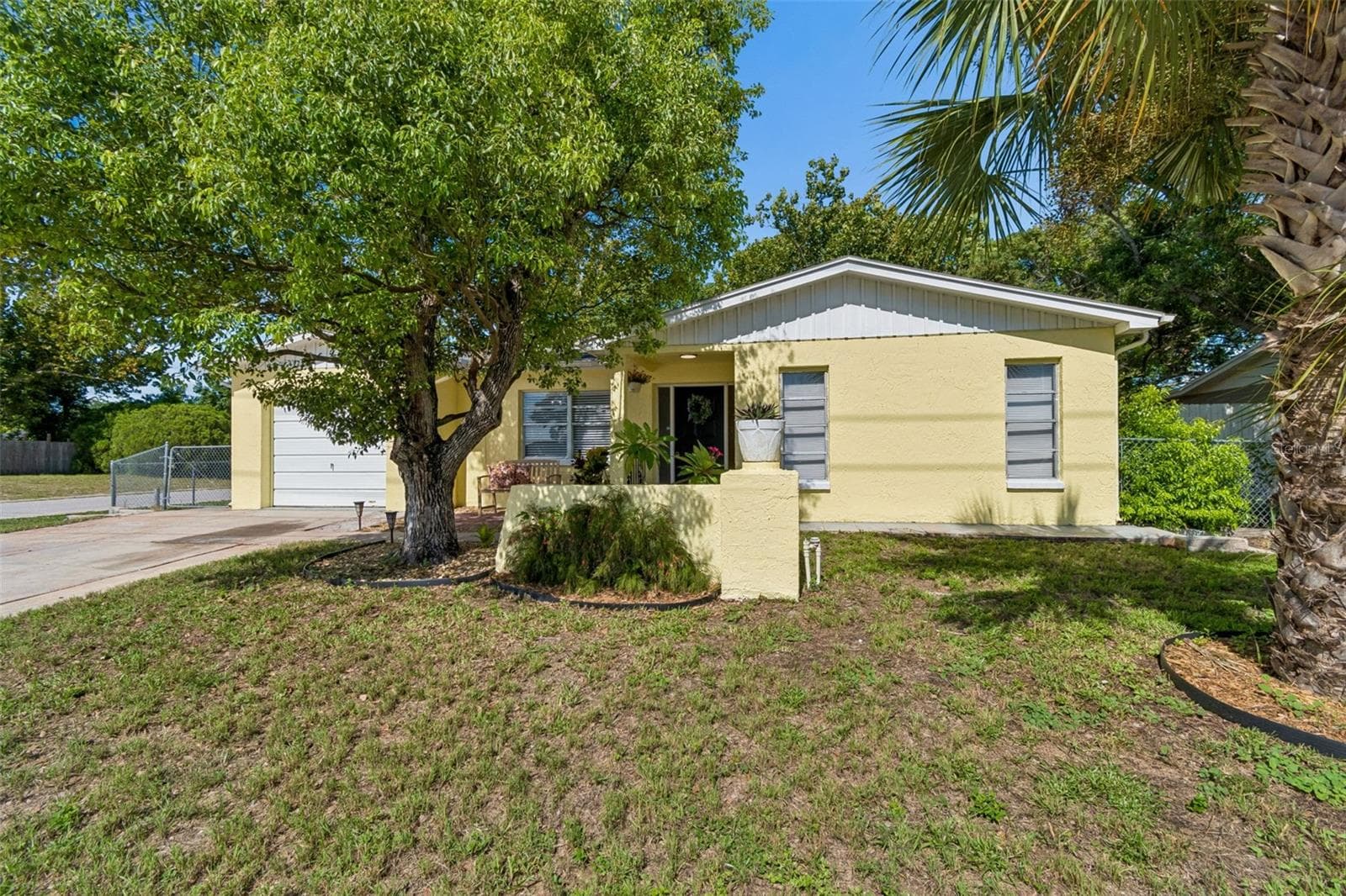 Single Family Residence at 9631 MARLINTON LN, PORT RICHEY, photo 2 of 33