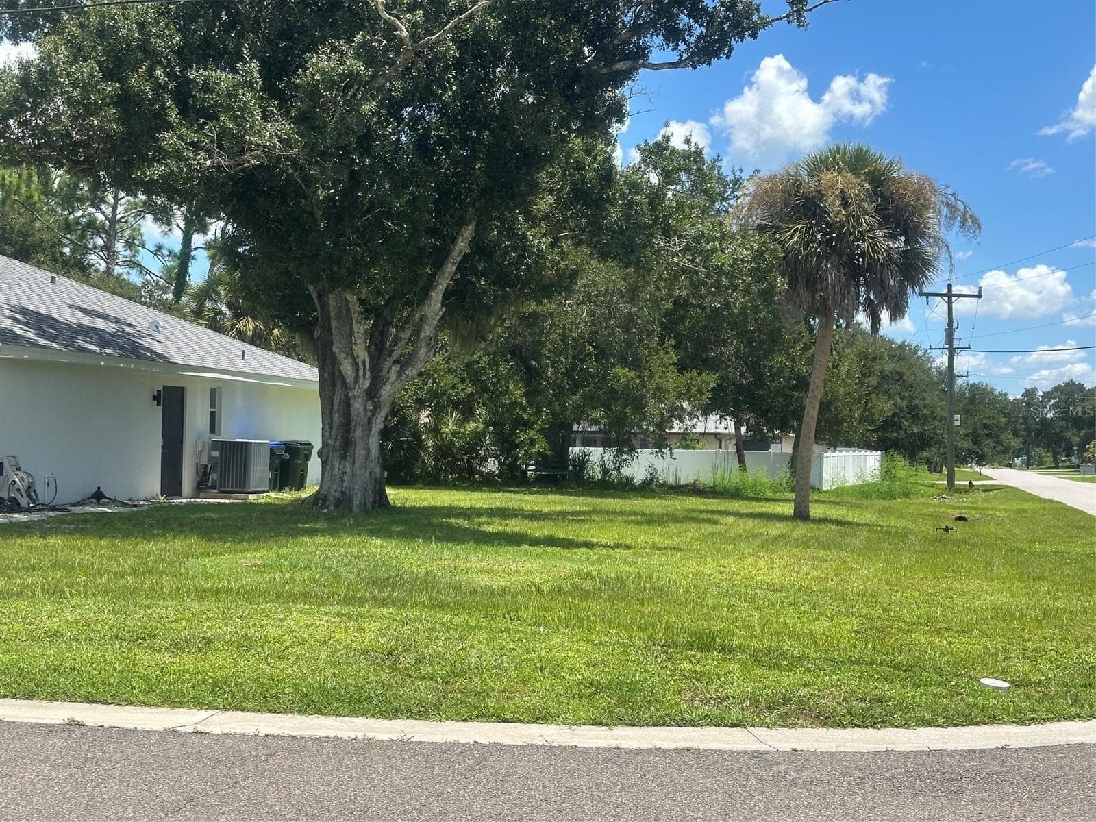 SIDE FRONT CORNER VIEW - 3550 S SUMTER BLVD, NORTH PORT