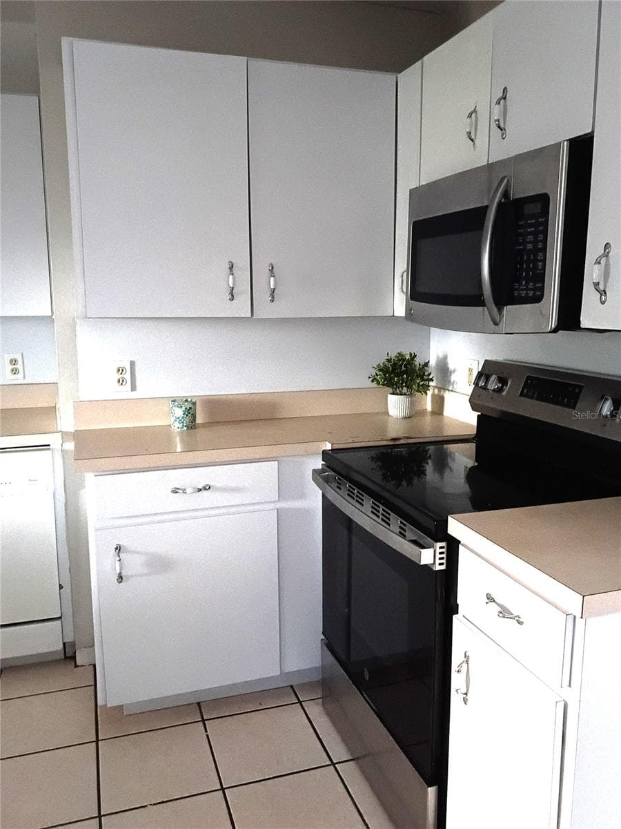 Kitchen - 2010 PINE AVE, HAINES CITY