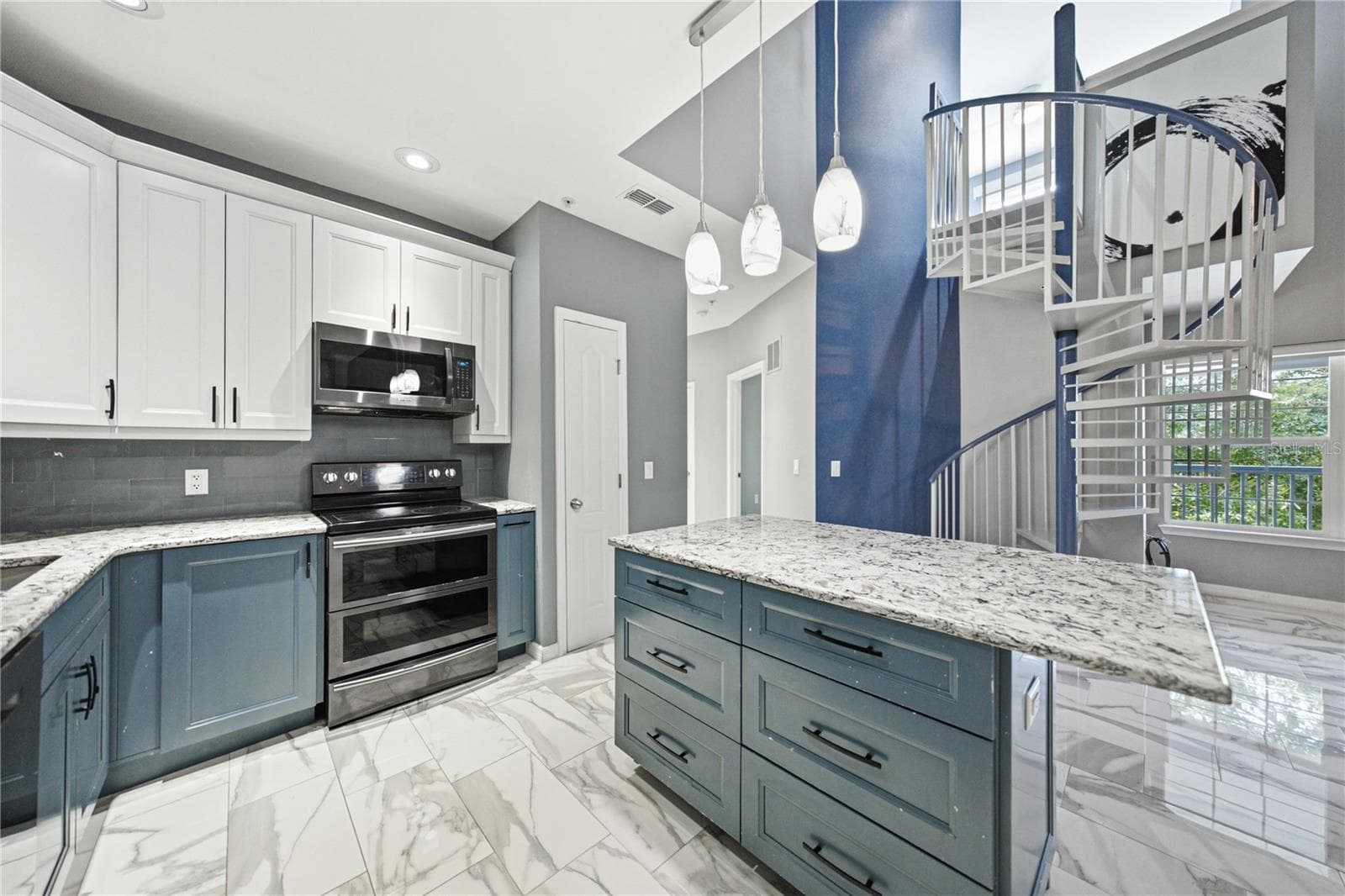 Condominium at 1640 VILLA CAPRI CIR #301, ODESSA, photo 11 of 50