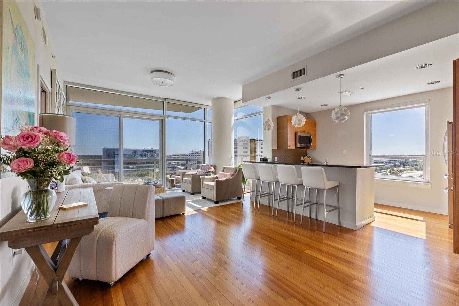 Condominium at 400 4TH AVE S #1004, ST PETERSBURG, photo 5 of 61