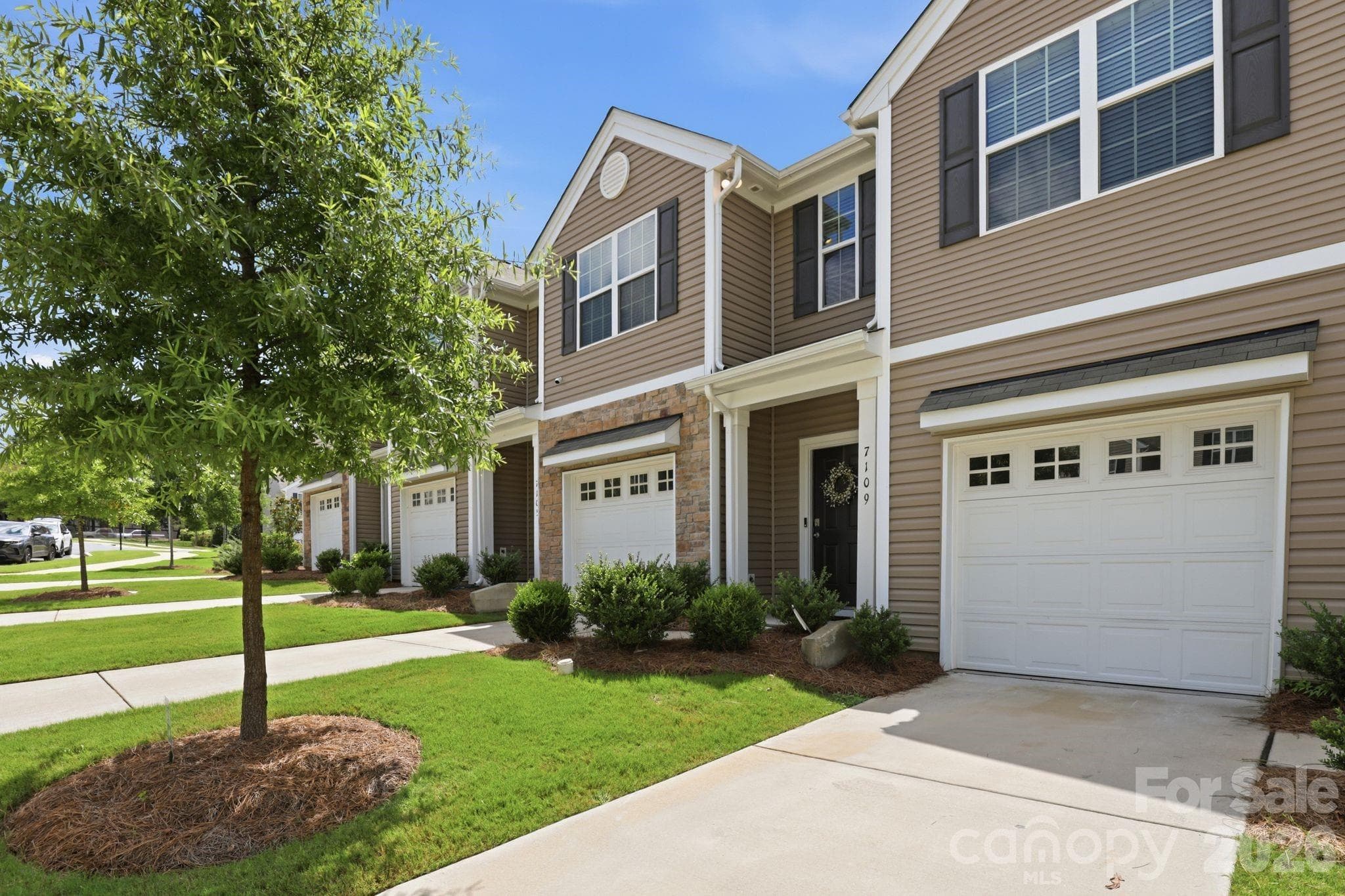Townhouse at 7109 N Mills Road, Charlotte, photo 5 of 30