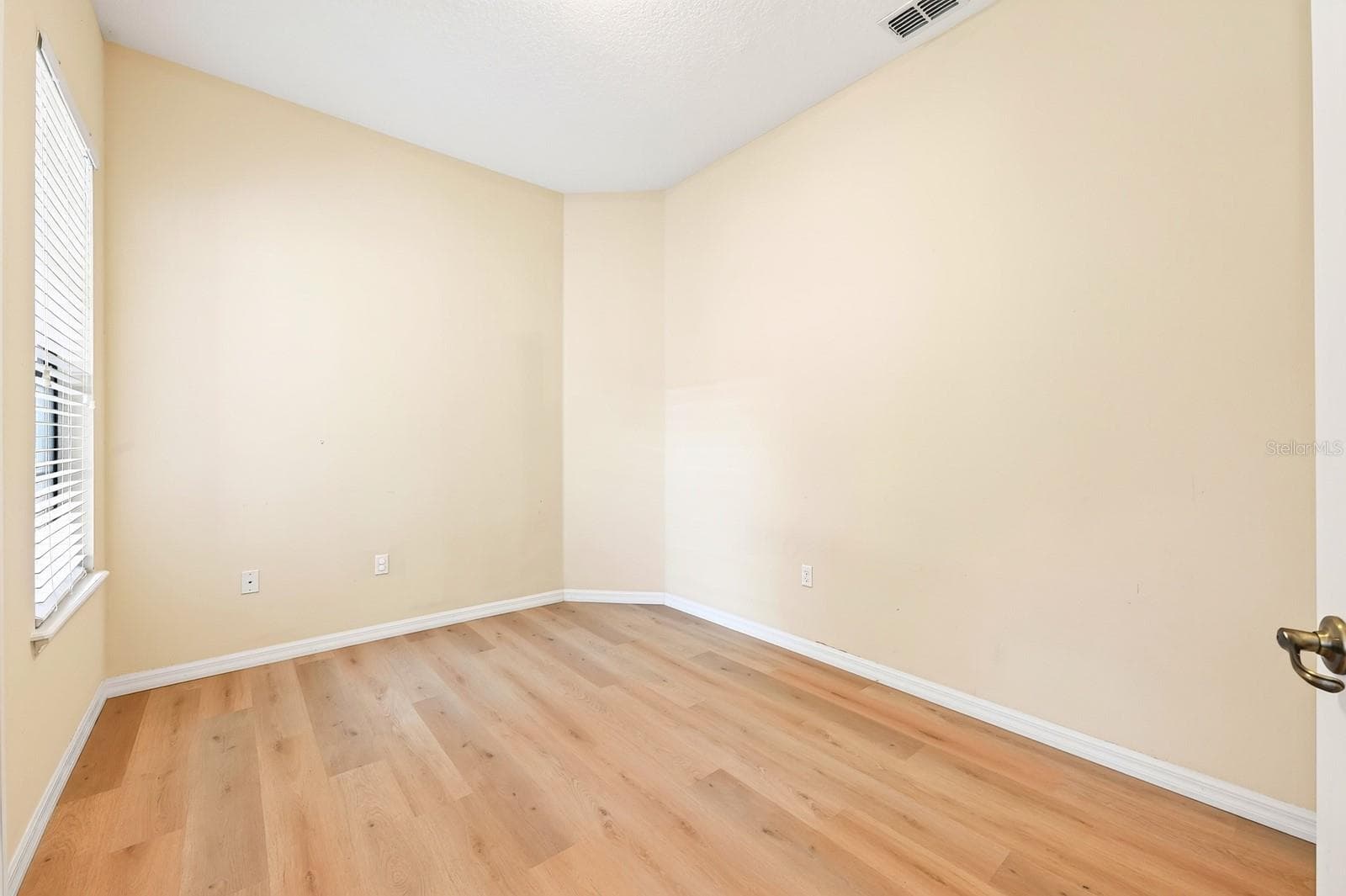 Single Family Residence at 148 VERDE WAY, DEBARY, photo 11 of 56