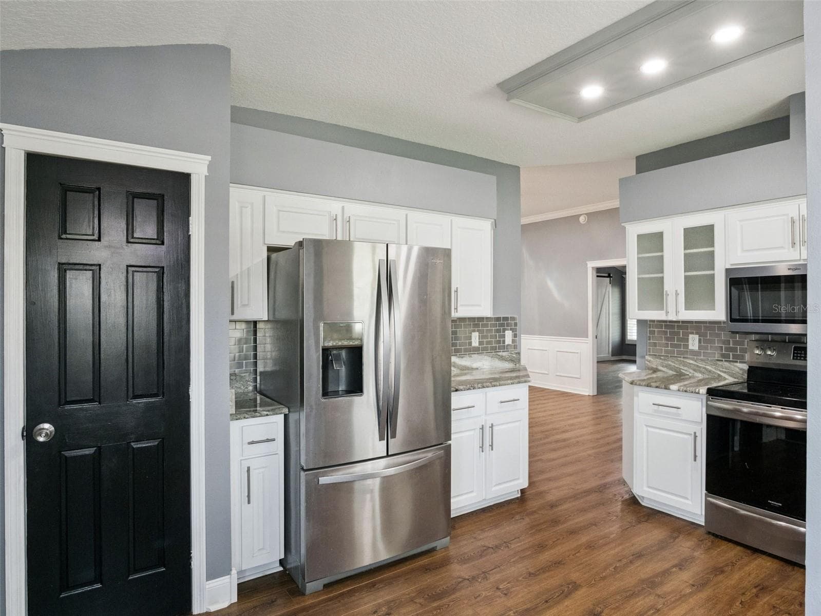 Pantry, updated doors, LVP, & new lighting - 21738 KING RICHARDS WAY, LEESBURG