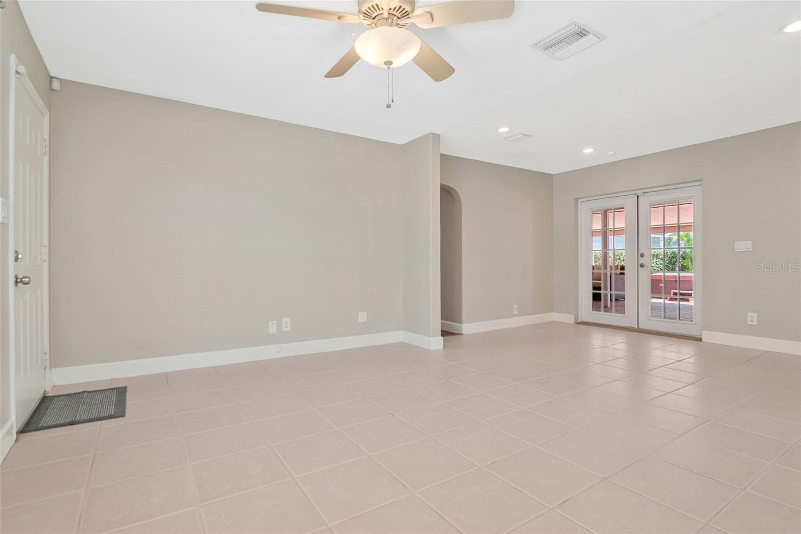 Curved Archway - 311 N GOMEZ AVE, TAMPA