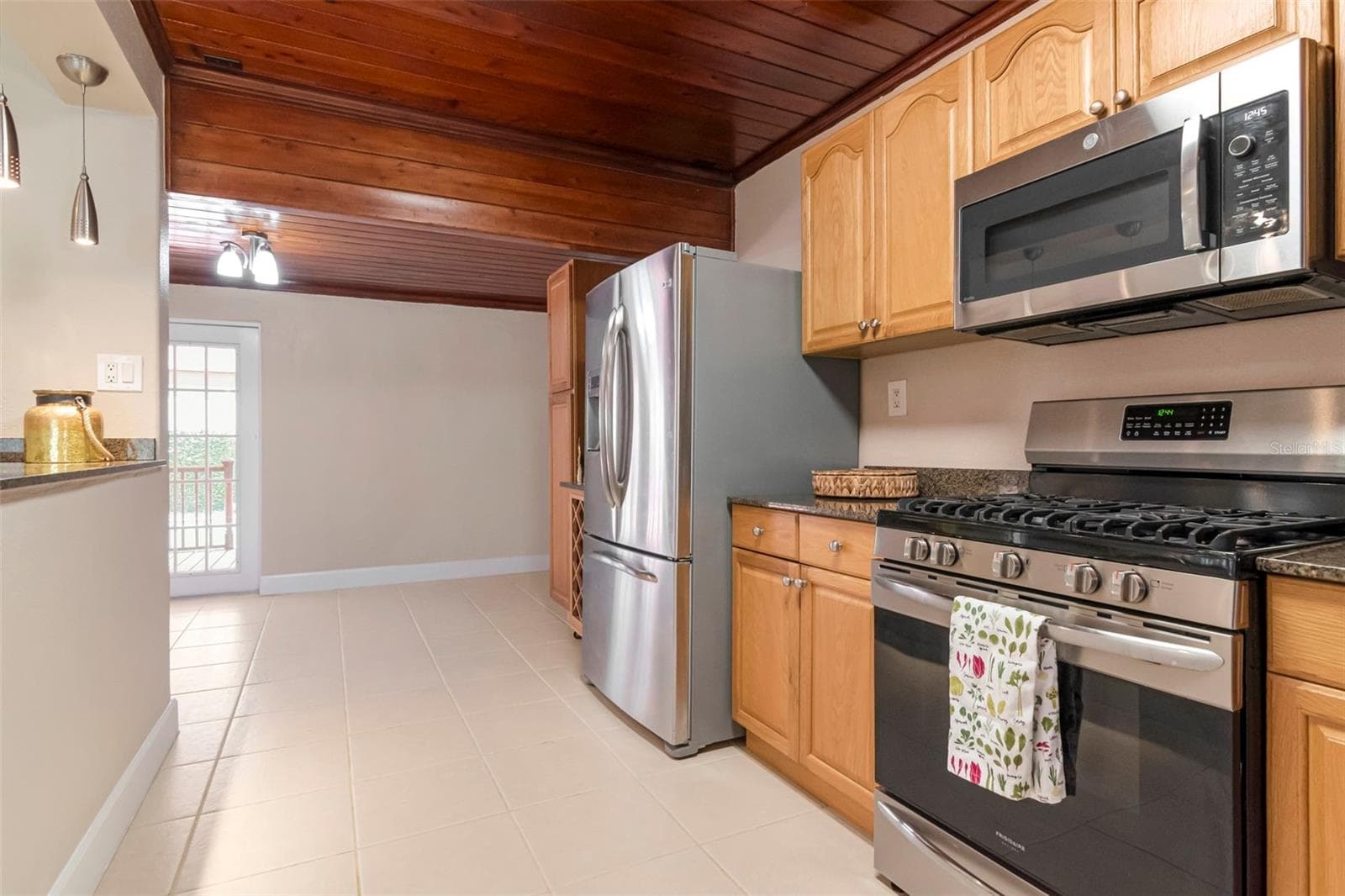 Gas Stove - 311 N GOMEZ AVE, TAMPA