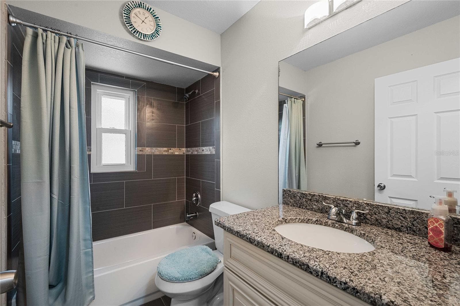 Single Family Residence at 2423 FORREST CREST CIR, LUTZ, photo 9 of 45
