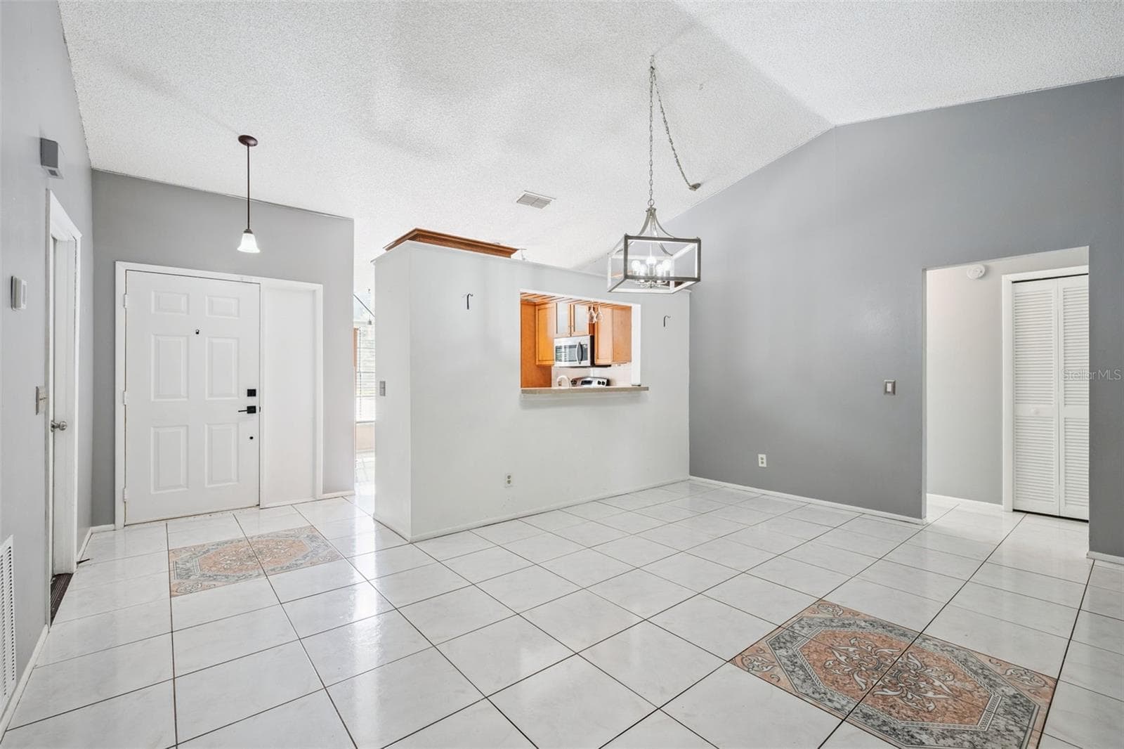 Single Family Residence at 2136 OPAL DR, ORLANDO, photo 5 of 20