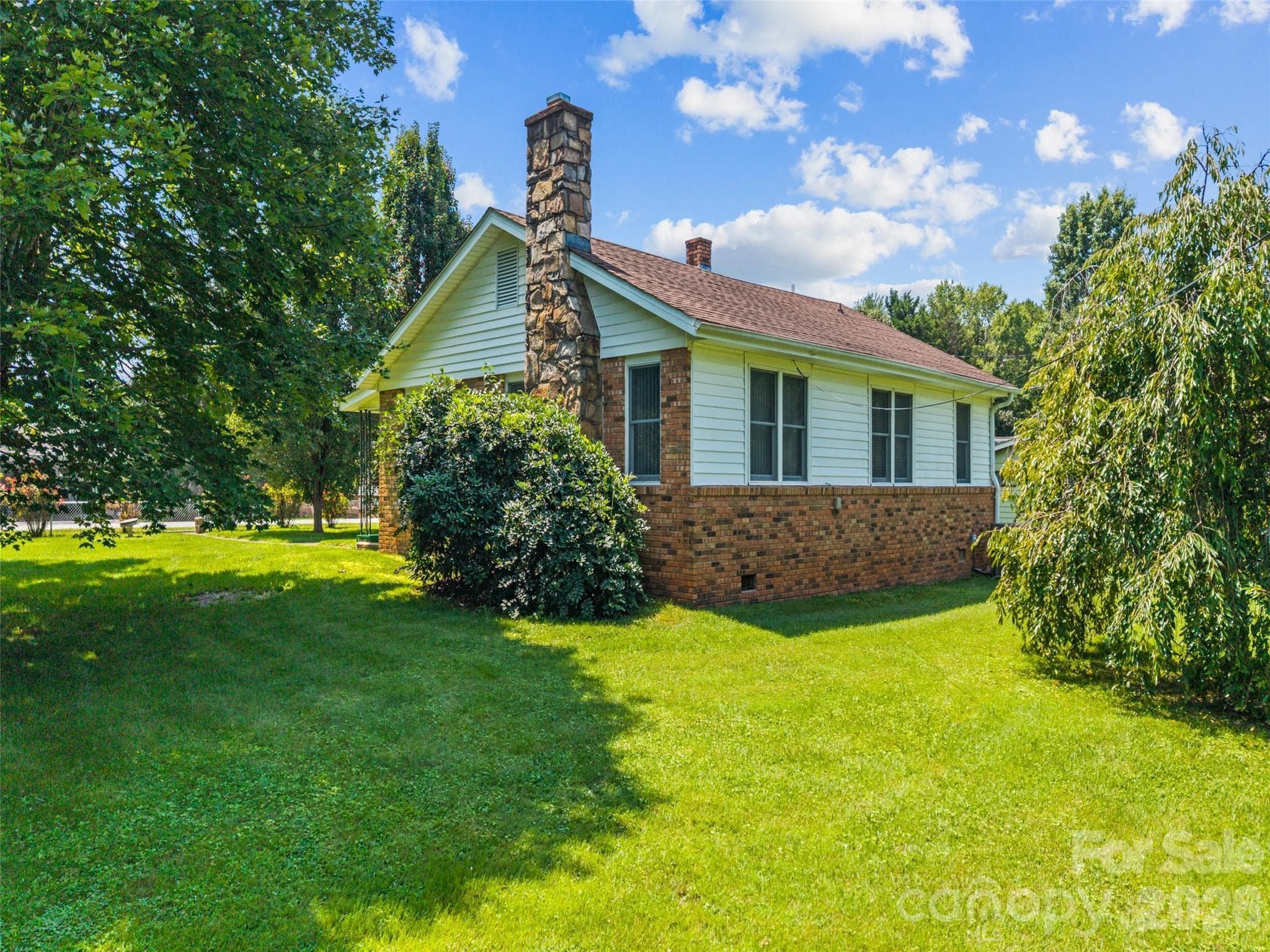 Single Family Residence at 53 Salem Road, Weaverville, photo 8 of 31