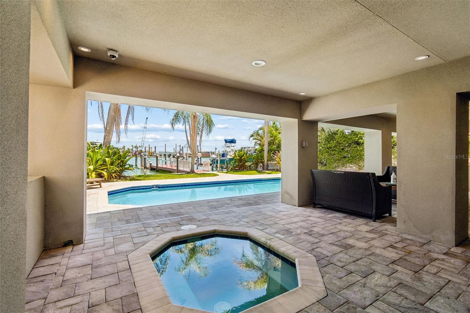 Single Family Residence at 136 DEVON DR, CLEARWATER BEACH, photo 63 of 83