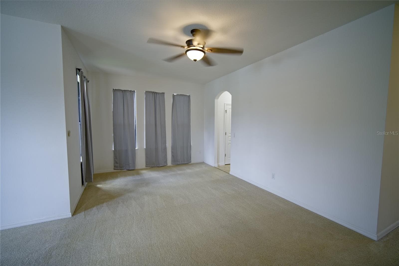 Single Family Residence at 3087 POINTE PLACE AVE, KISSIMMEE, photo 5 of 25