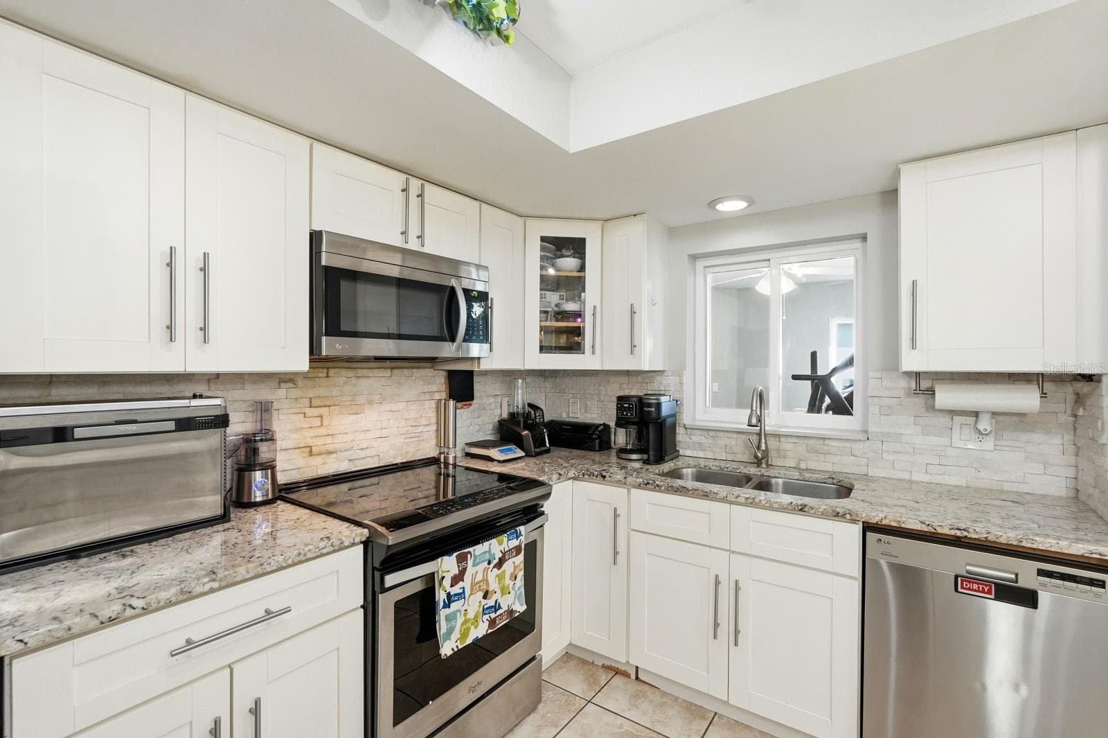 Single Family Residence at 934 WILMINGTON DR, DELTONA, photo 13 of 42