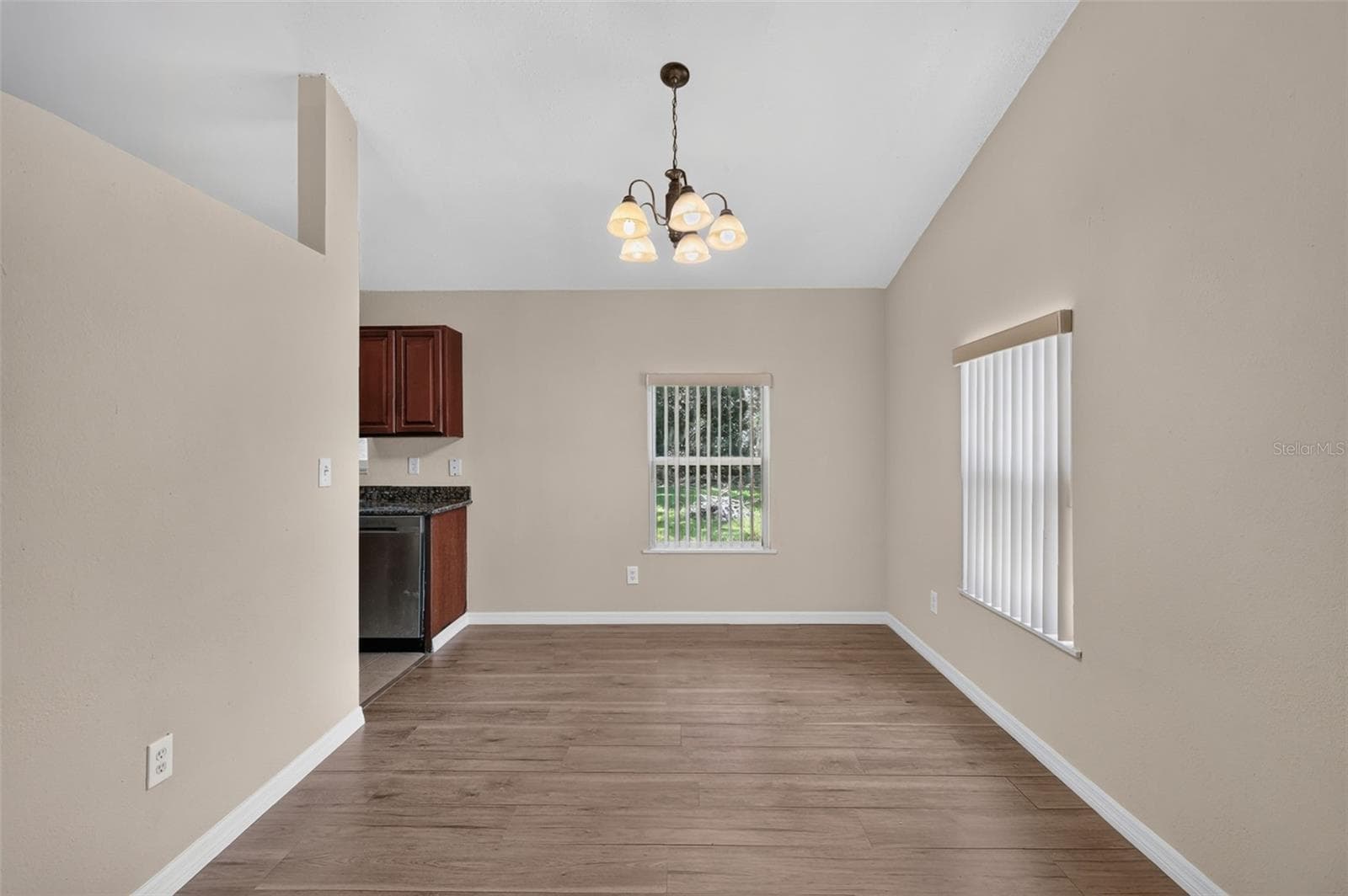 Single Family Residence at 13581 SE 48TH CT, SUMMERFIELD, photo 8 of 37