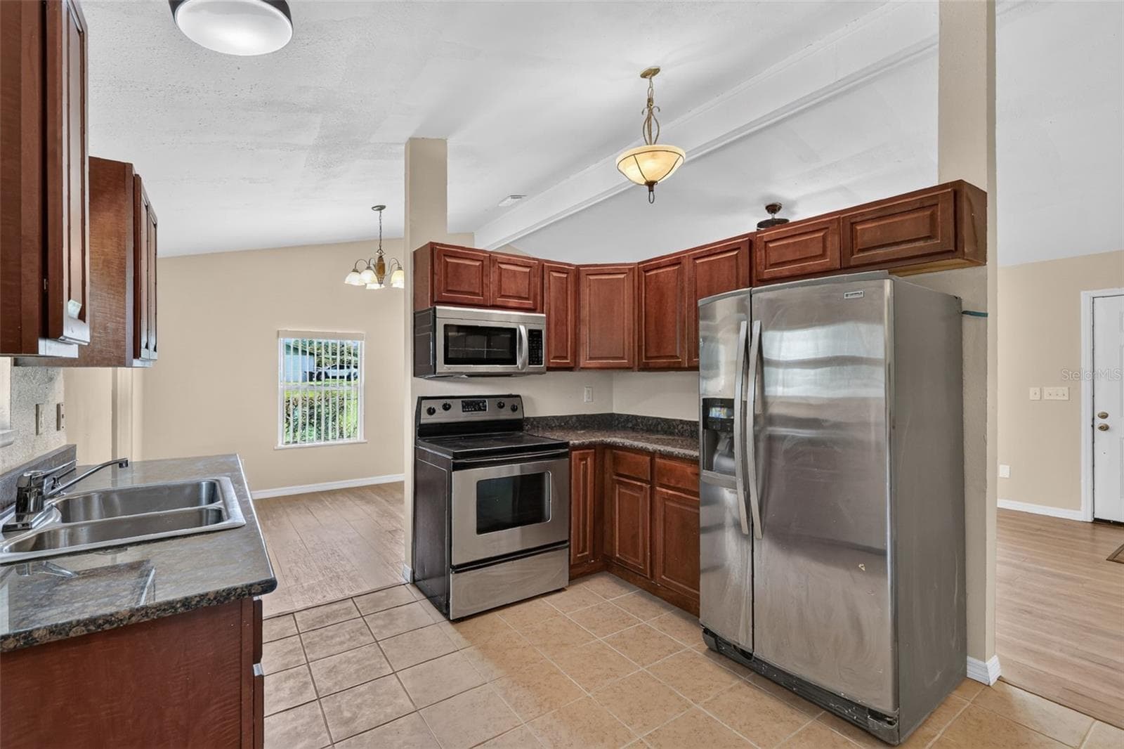 Single Family Residence at 13581 SE 48TH CT, SUMMERFIELD, photo 11 of 37