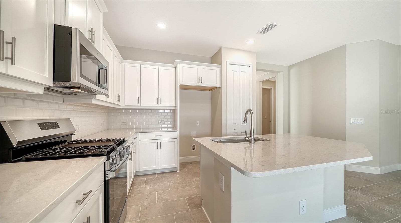 Villa at 264 ALTAMURA CIR, NOKOMIS, photo 16 of 37