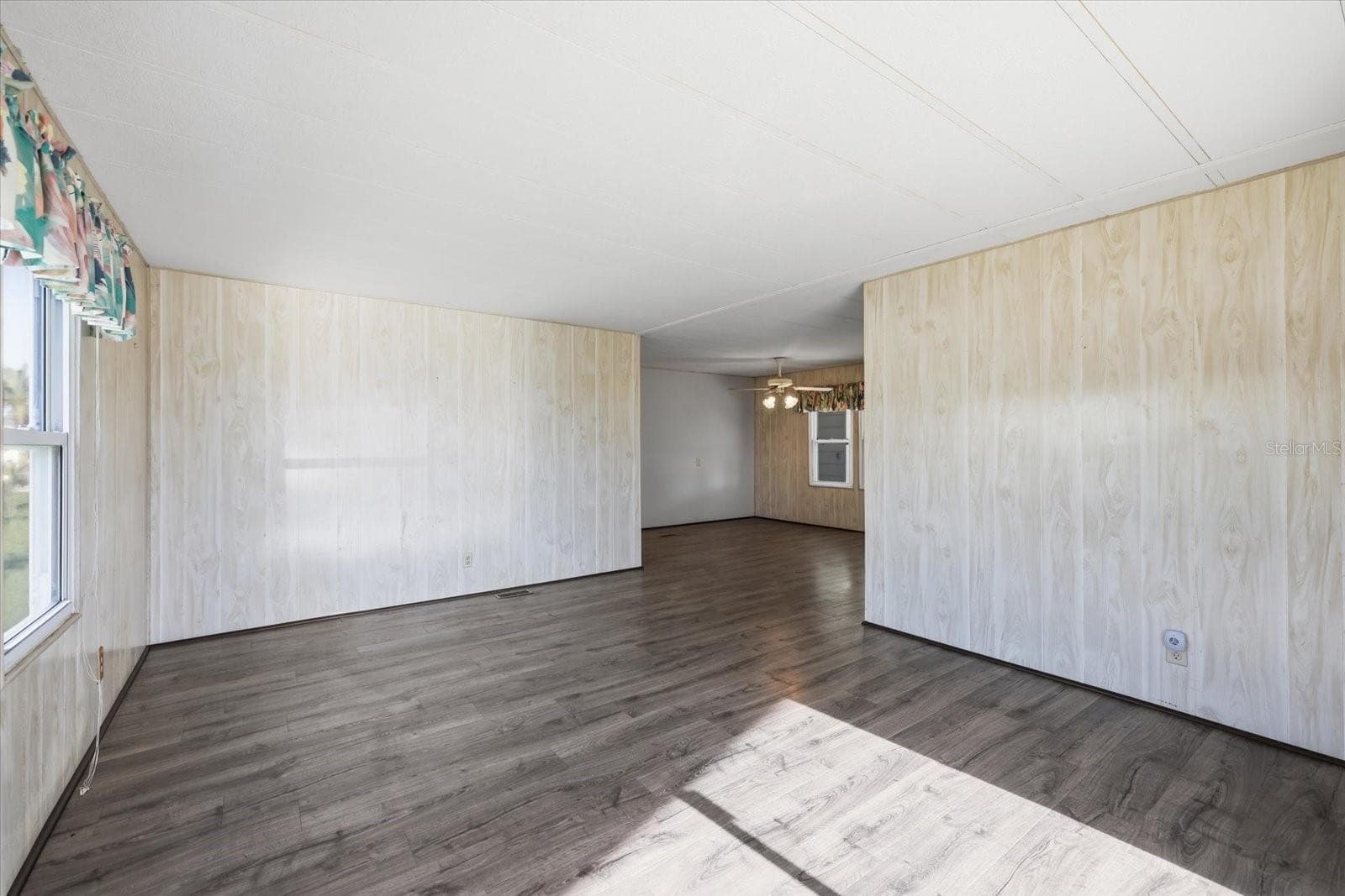 Manufactured Home at 129 NAUTICAL DR, NORTH PORT, photo 10 of 34