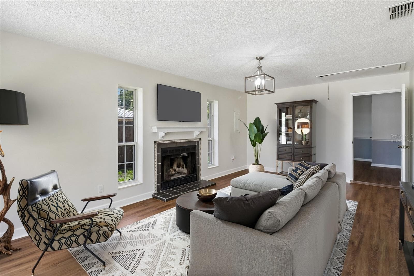 Virtually Staged - 2718 SHADYWOOD PL, LAKELAND
