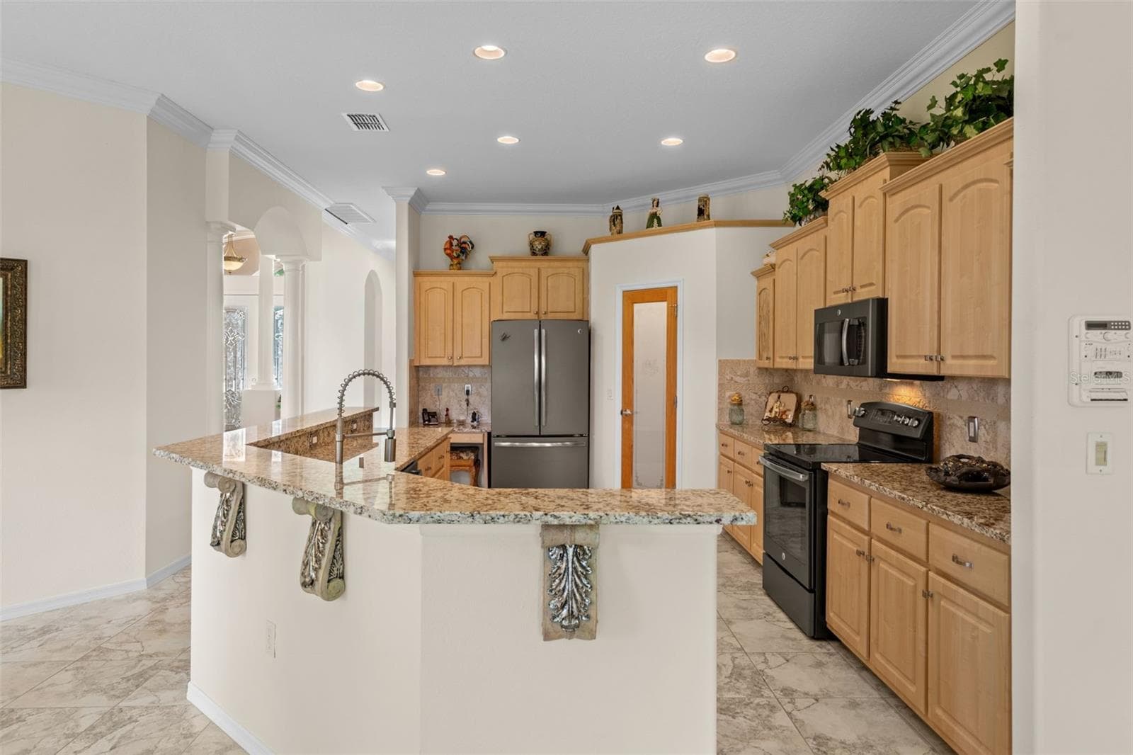 Single Family Residence at 13417 WHITEHAVEN CT, SPRING HILL, photo 18 of 64