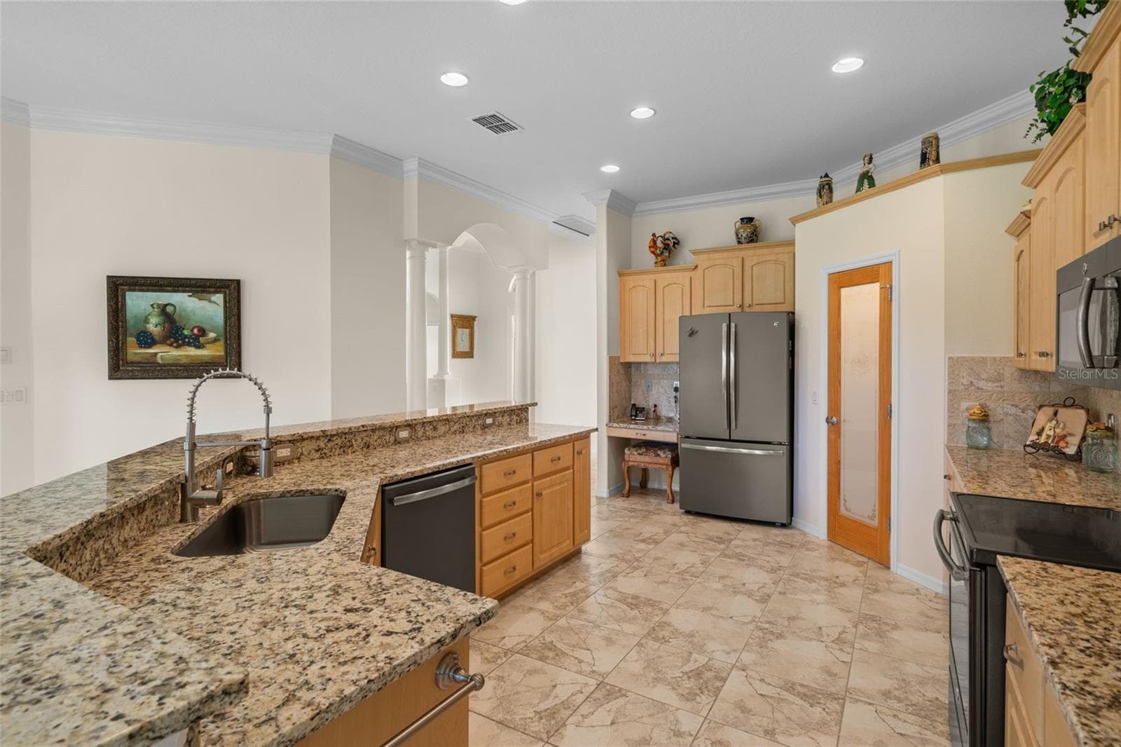 Single Family Residence at 13417 WHITEHAVEN CT, SPRING HILL, photo 19 of 64