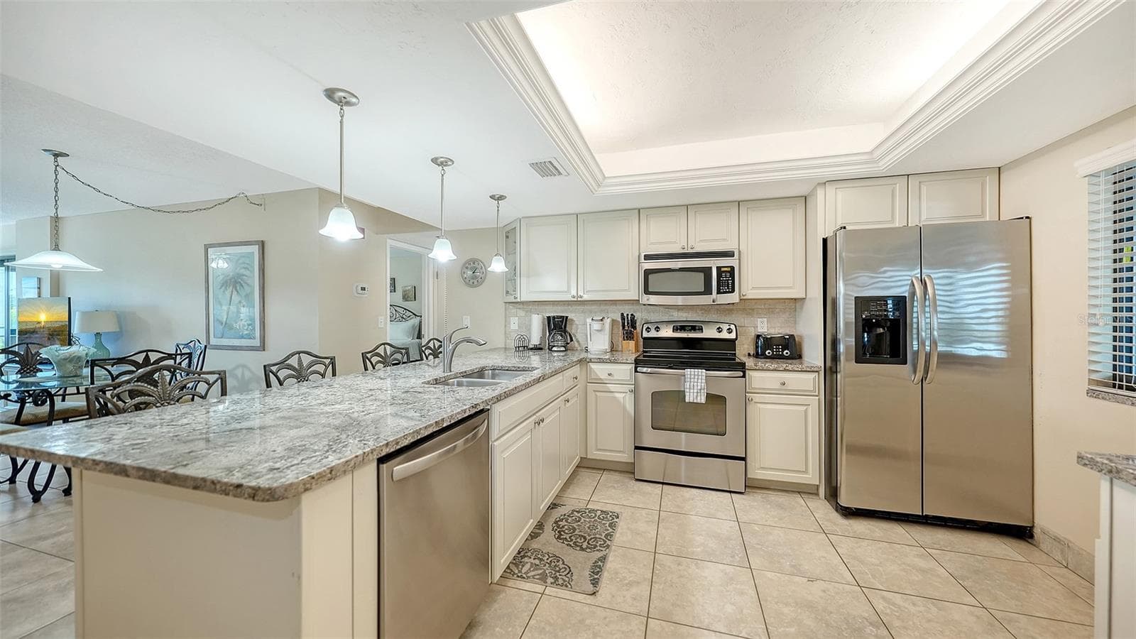 Condominium at 1001 POINT OF ROCKS RD #310, SARASOTA, photo 7 of 33