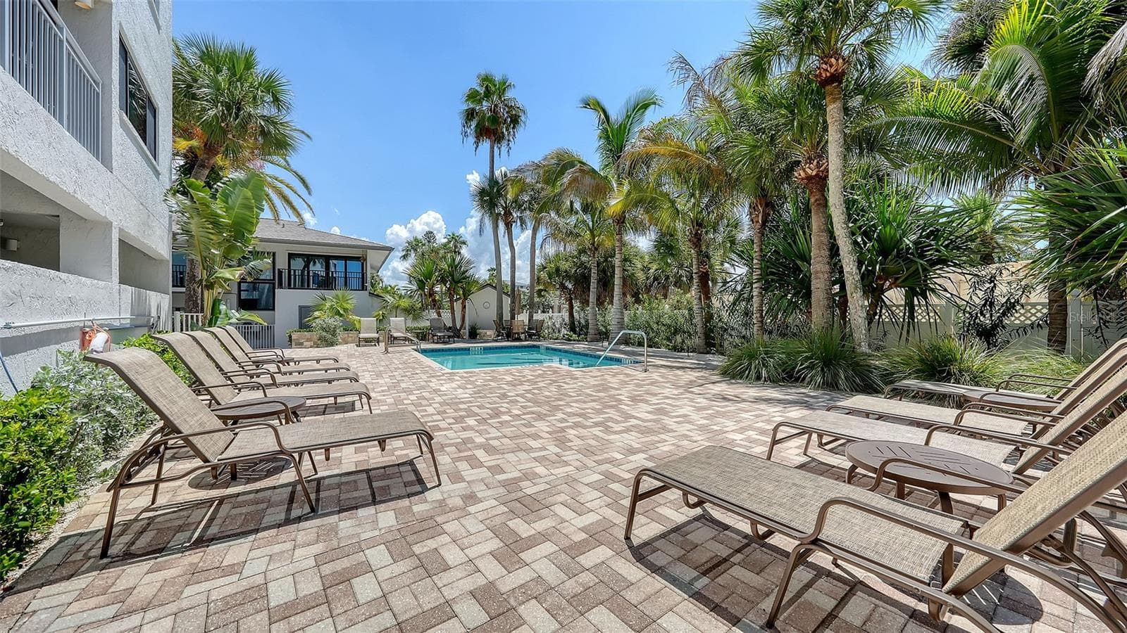 Condominium at 1001 POINT OF ROCKS RD #310, SARASOTA, photo 20 of 33
