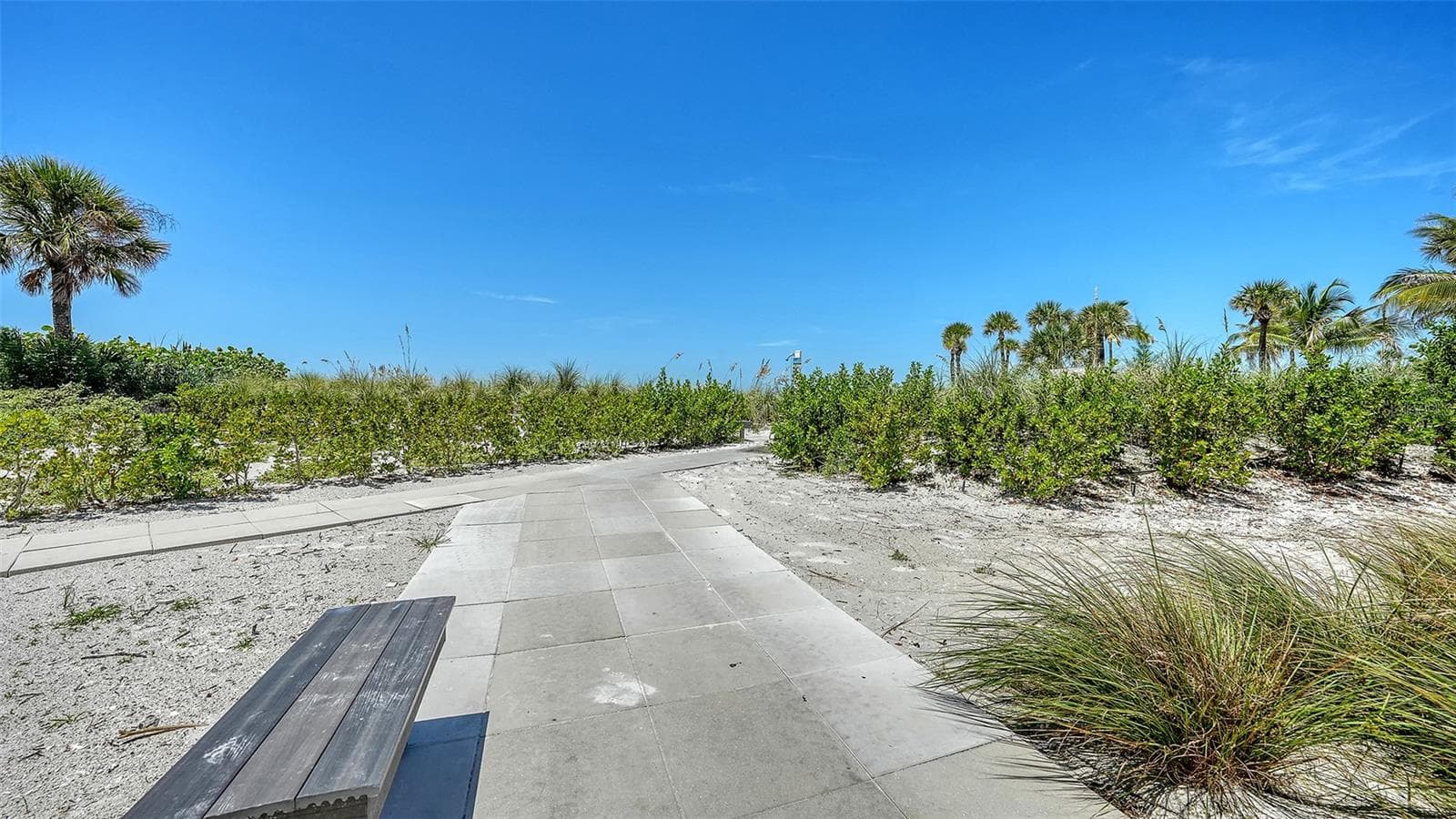 Condominium at 1001 POINT OF ROCKS RD #310, SARASOTA, photo 22 of 33