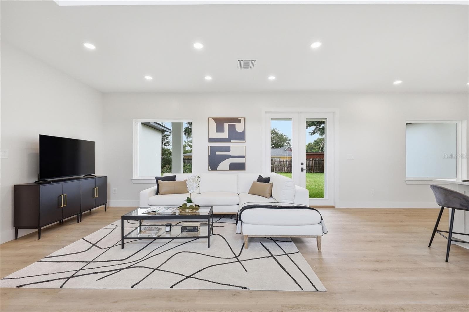 Living Room - 351 E WILDMERE AVE, LONGWOOD