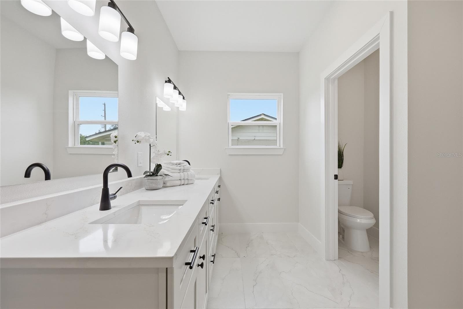 Primary Bathroom- Dual Vanities - 351 E WILDMERE AVE, LONGWOOD