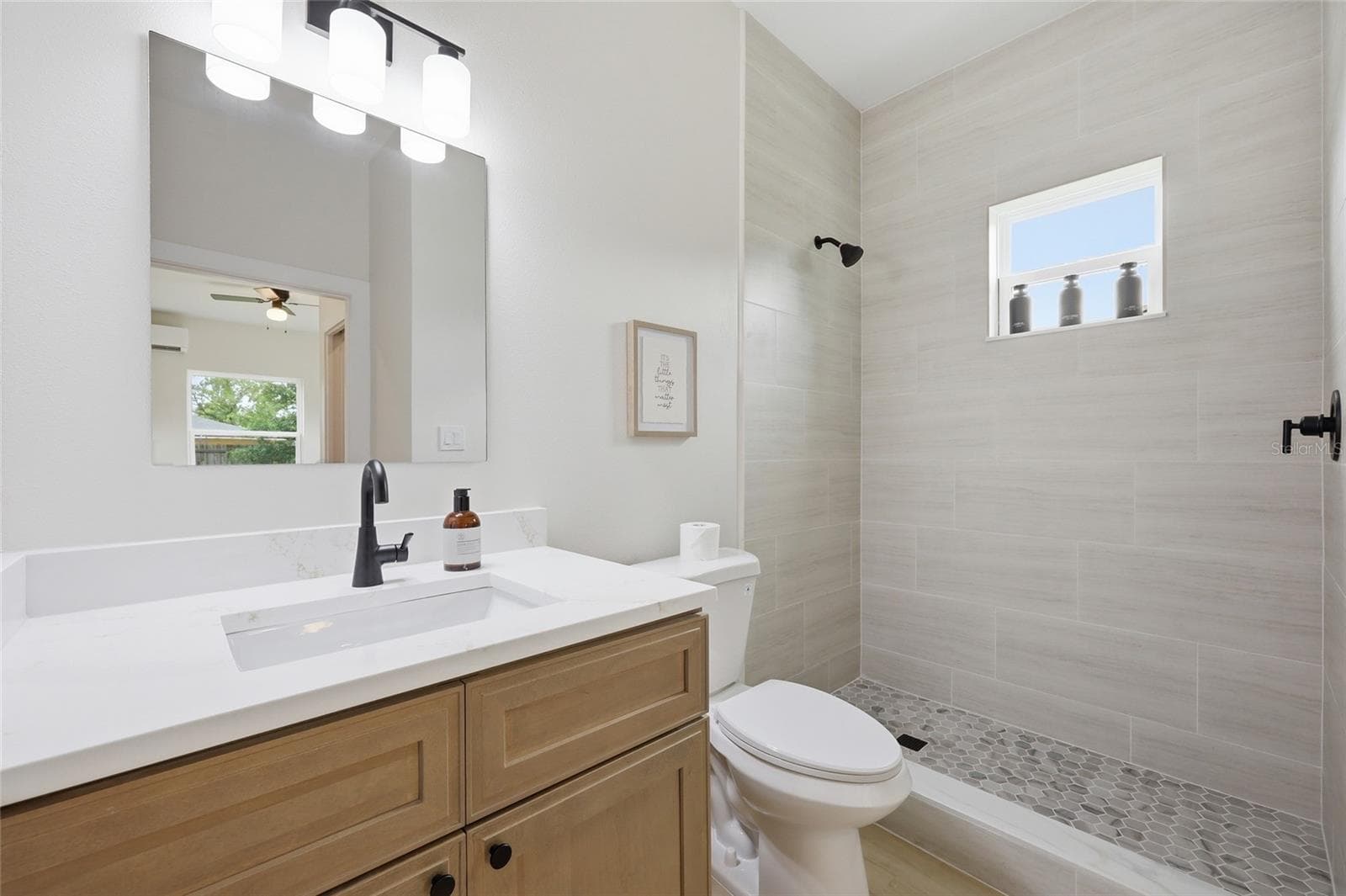 Mother-In-Law Bathroom 5 - 351 E WILDMERE AVE, LONGWOOD