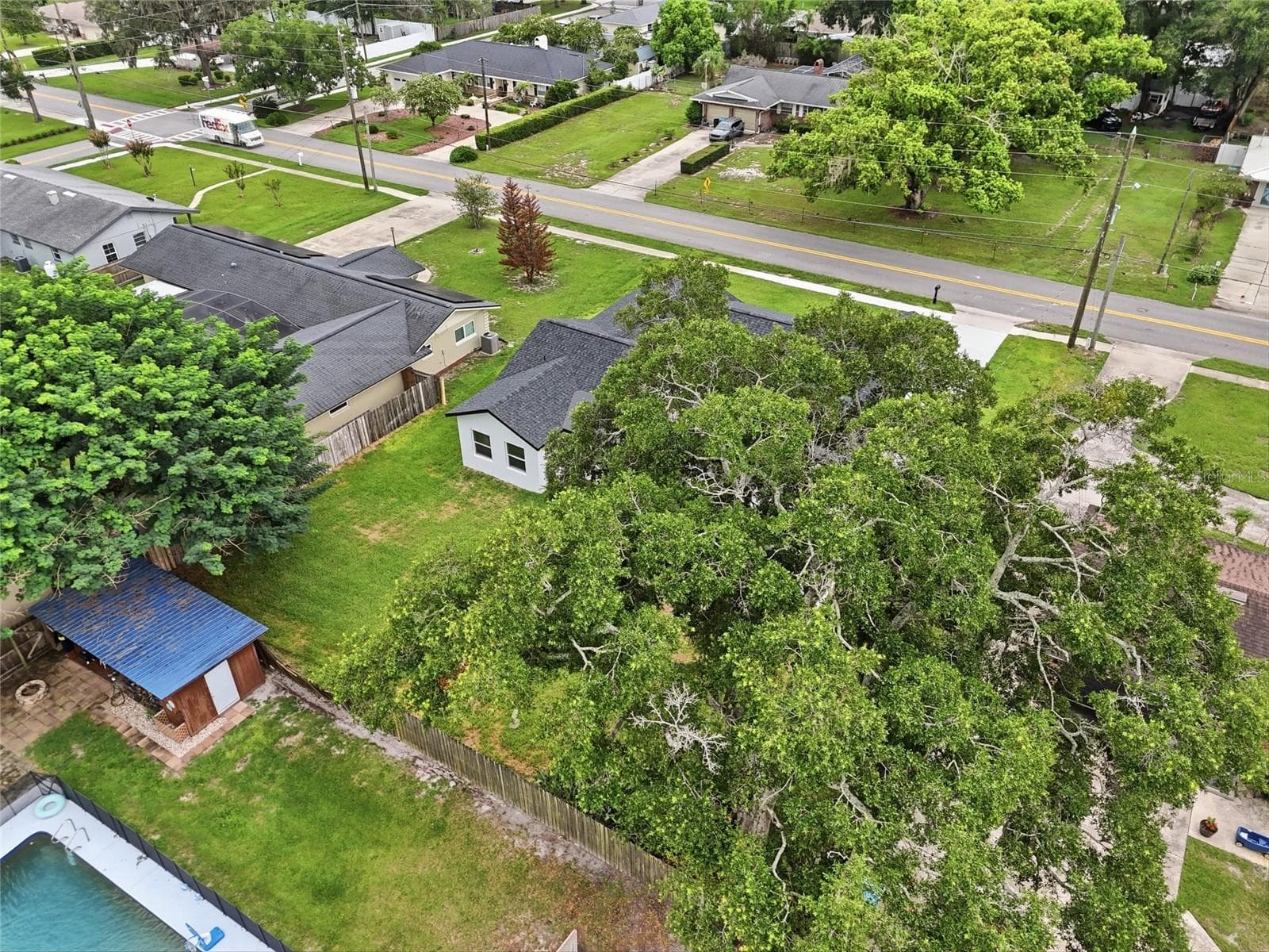 Rear yard and surrounding property - 351 E WILDMERE AVE, LONGWOOD