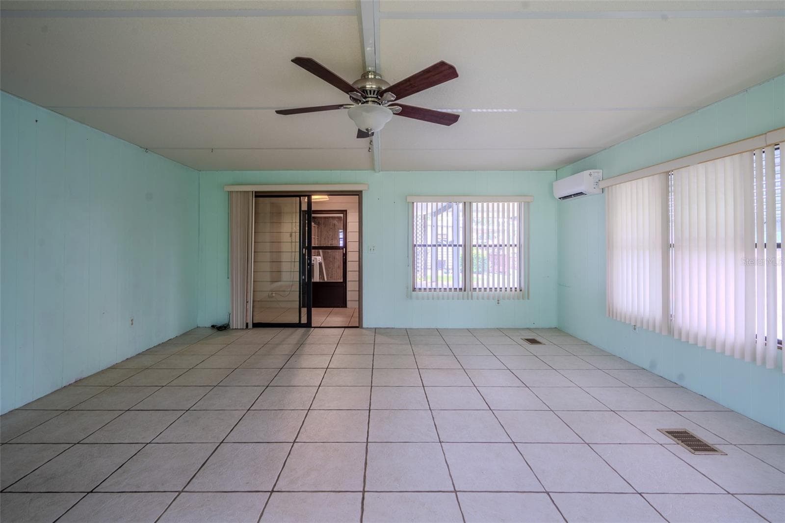 Florida Room - 1021 HILLTOP RD, TAVARES