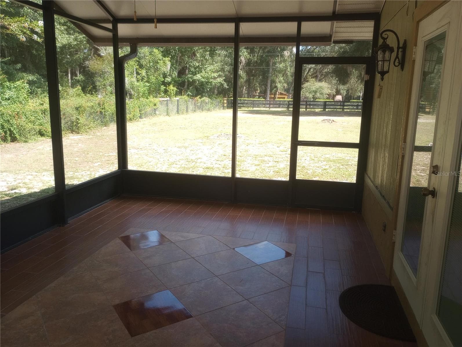 Single Family Residence at 13300 NE 38TH AVE, ANTHONY, photo 8 of 22