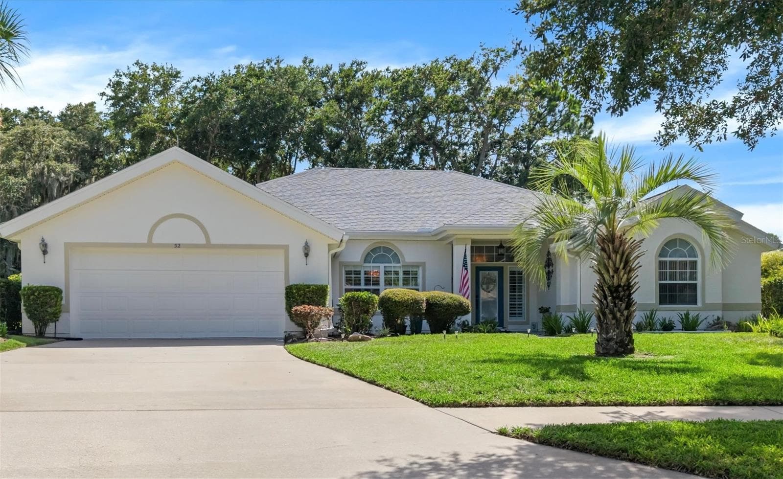 52 SOUTHLAKE DR