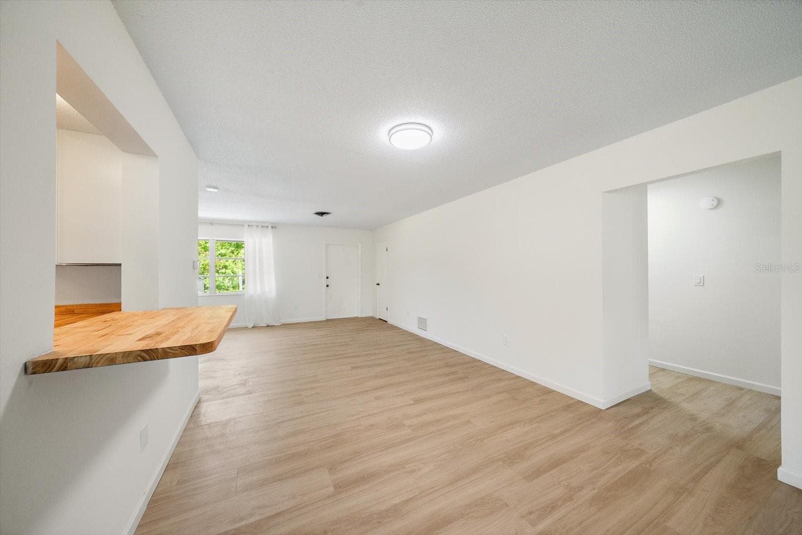 Single Family Residence at 987 QUEEN RD, VENICE, photo 13 of 36