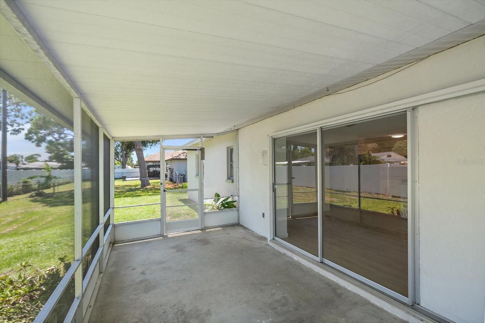 Single Family Residence at 987 QUEEN RD, VENICE, photo 32 of 36