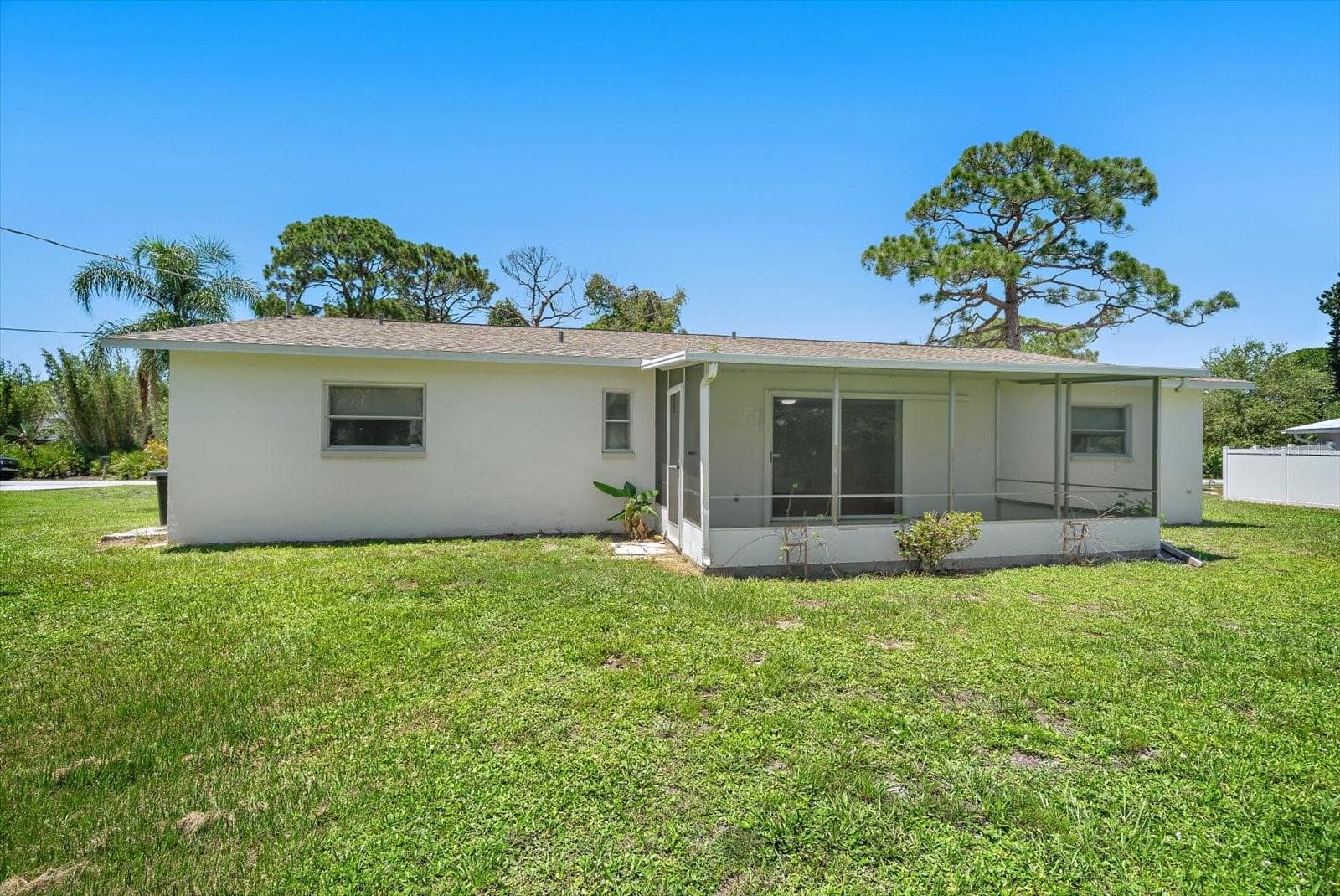 Single Family Residence at 987 QUEEN RD, VENICE, photo 33 of 36